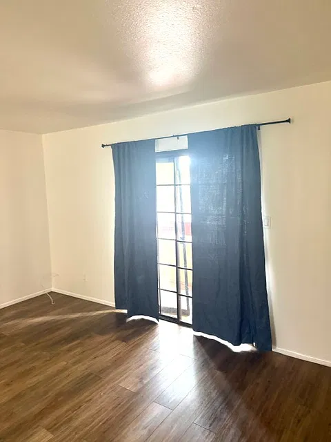 2 bed, 970 sqft, $1,200 — Photo 2