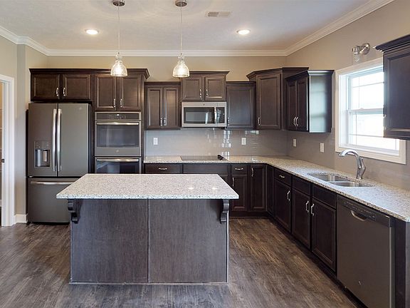 3rd image of 785 Farmington Lot 785