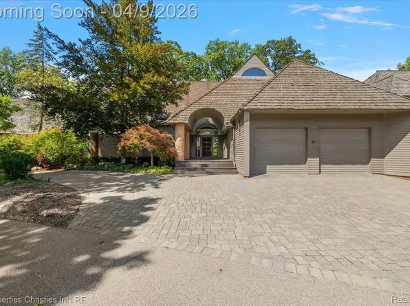 40 Scenic Oaks Dr N, Bloomfield Hills, MI 48304