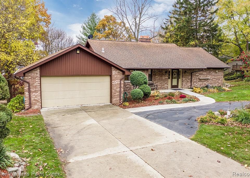275 Indianwood Rd, Lake Orion, MI 48362 Zillow