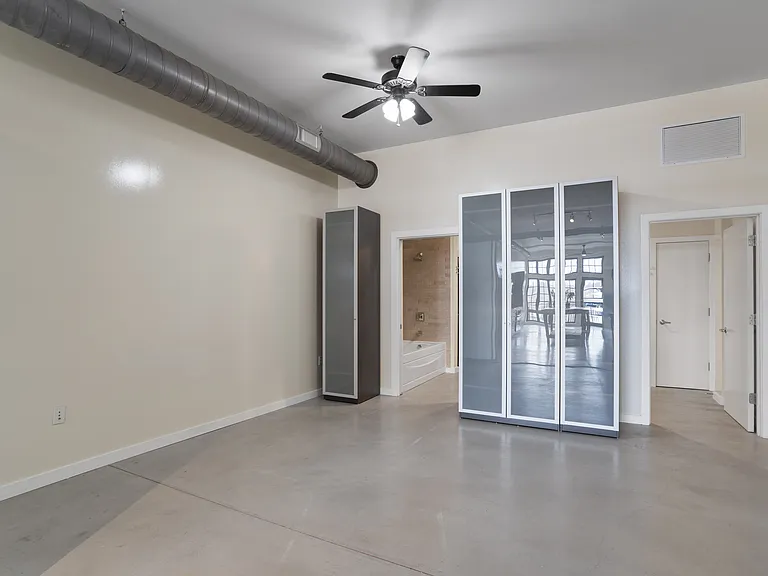 2235 E 6th St #315 — Photo 24