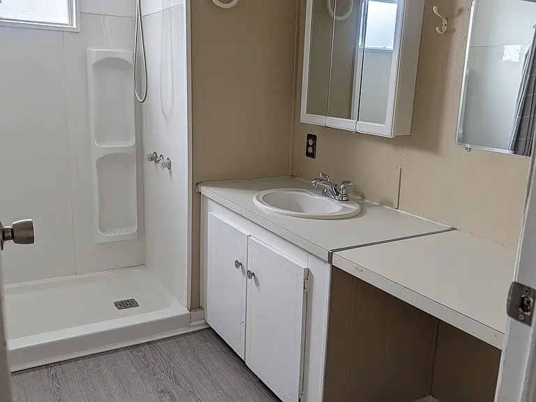 2130 E Devlin Ave — Photo 6