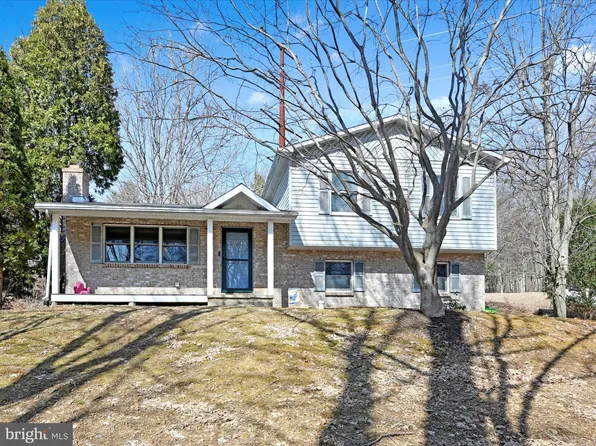 471 Seltzer Rd, Pottsville, PA 17901