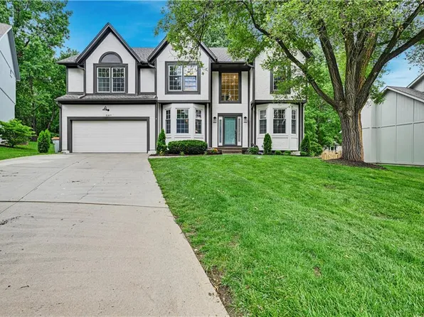 5307 Greenwood St, Shawnee, KS 66216
