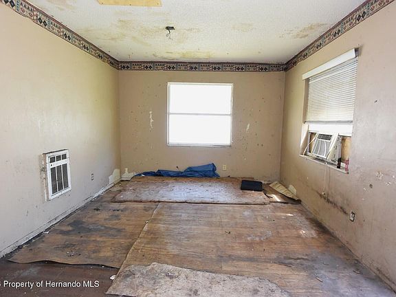 3rd image of 11 Kings Cir