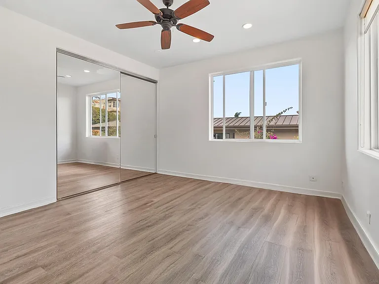 1371 San Elijo Ave — Photo 17