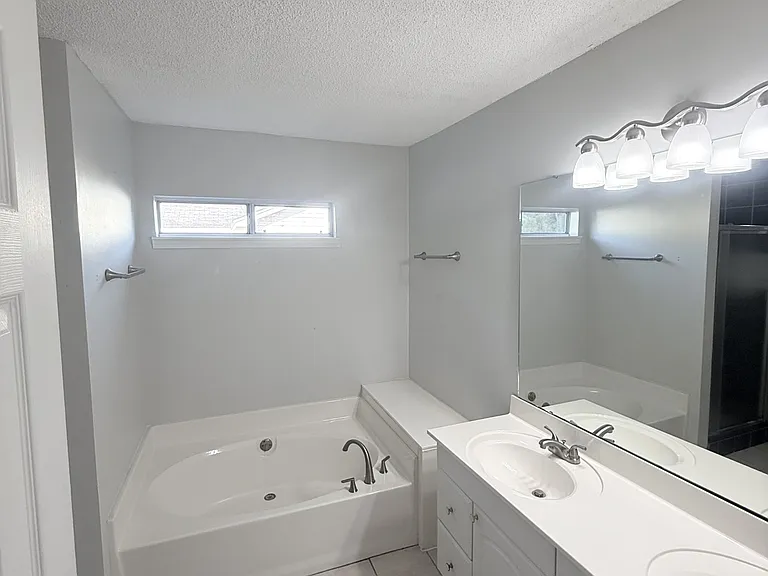 1132 Lancelot Ln — Photo 14