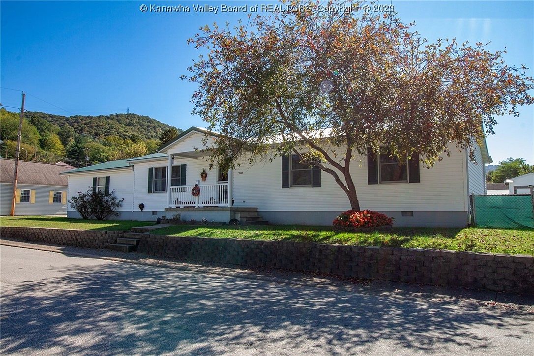 208 1st St, Glasgow, WV 25086 Zillow