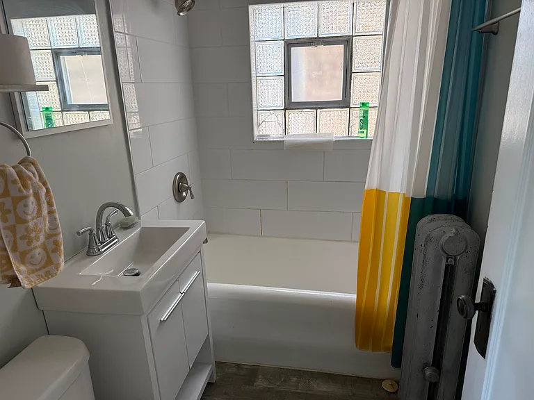 2611 W Peterson Ave #2R — Photo 7