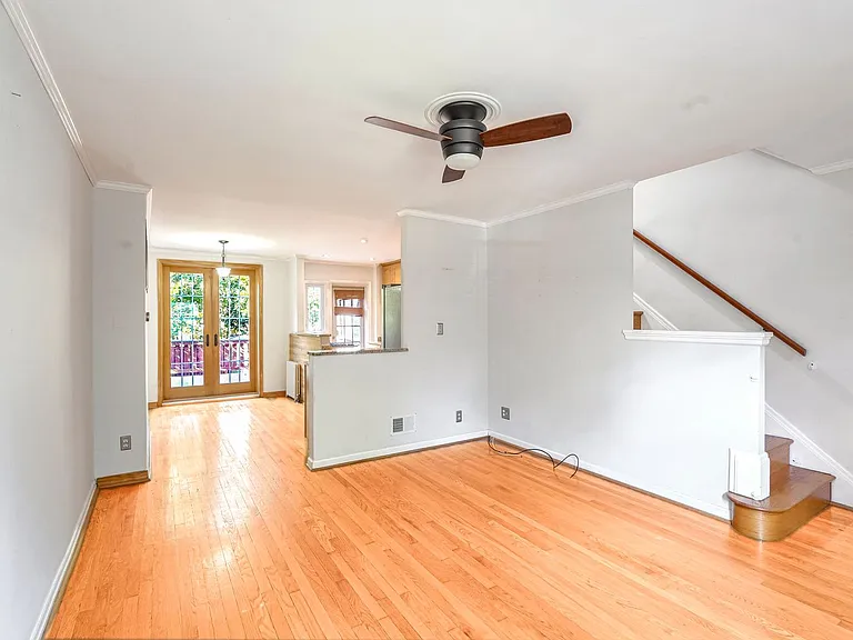 1126 Powhatan St — Photo 4