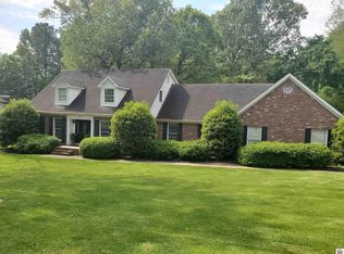 4456 Quail Hollow Dr, Paducah, KY 42001