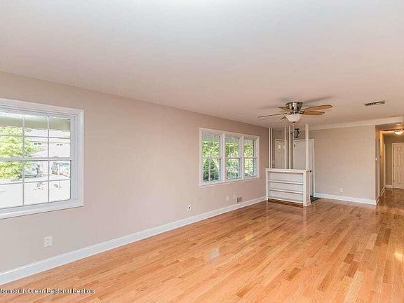 4th image of 532 Eisenhower Dr