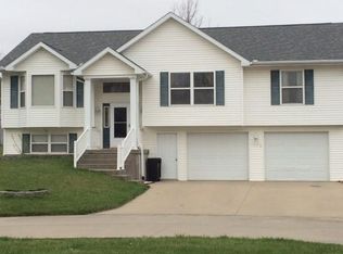 1706 Cypress Dr, Maryville, MO 64468