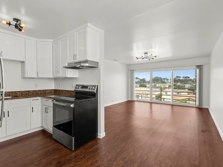 The Edgeworth Apartments — Photo 7