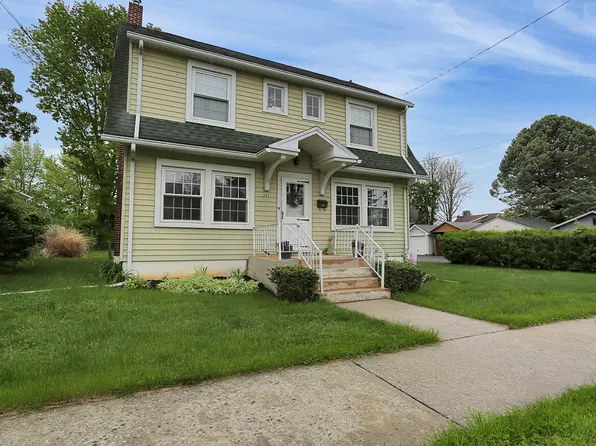 213 W Maplewood Ave, Mechanicsburg, PA 17055