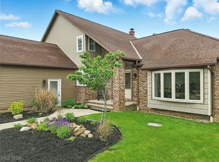 3750 Wynde Tree Dr, Seven Hills, OH 44131