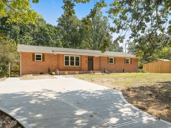 128 Edgewood Heights Ln, Powell, TN 37849