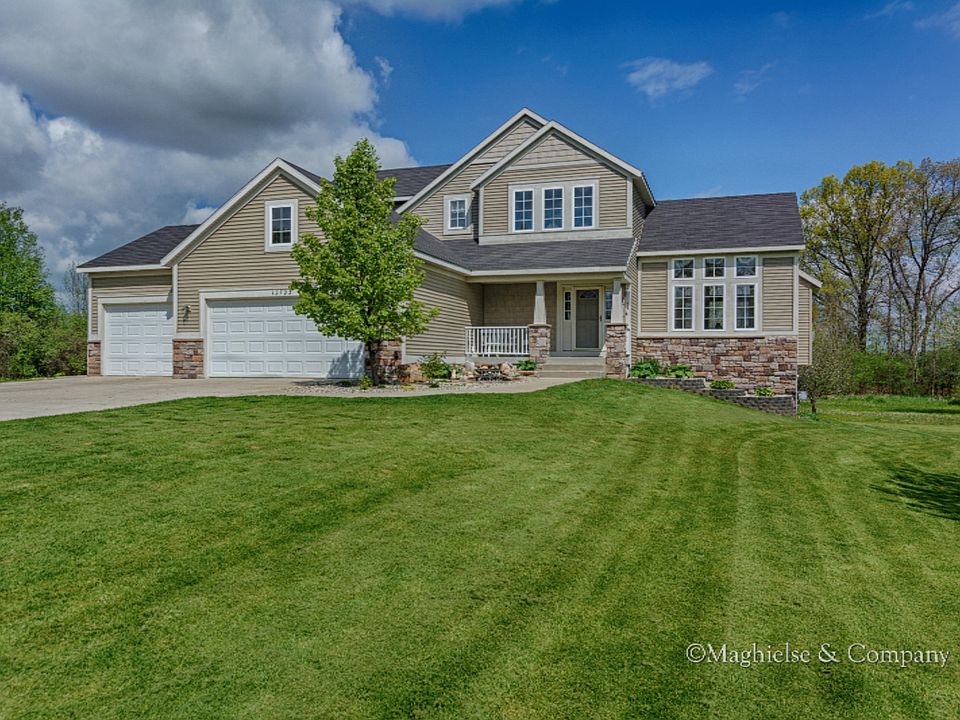 1st image of 12703 Alder Mdws NE