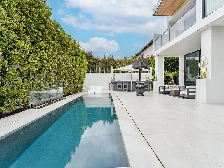 213 S La Peer Dr — Photo 64