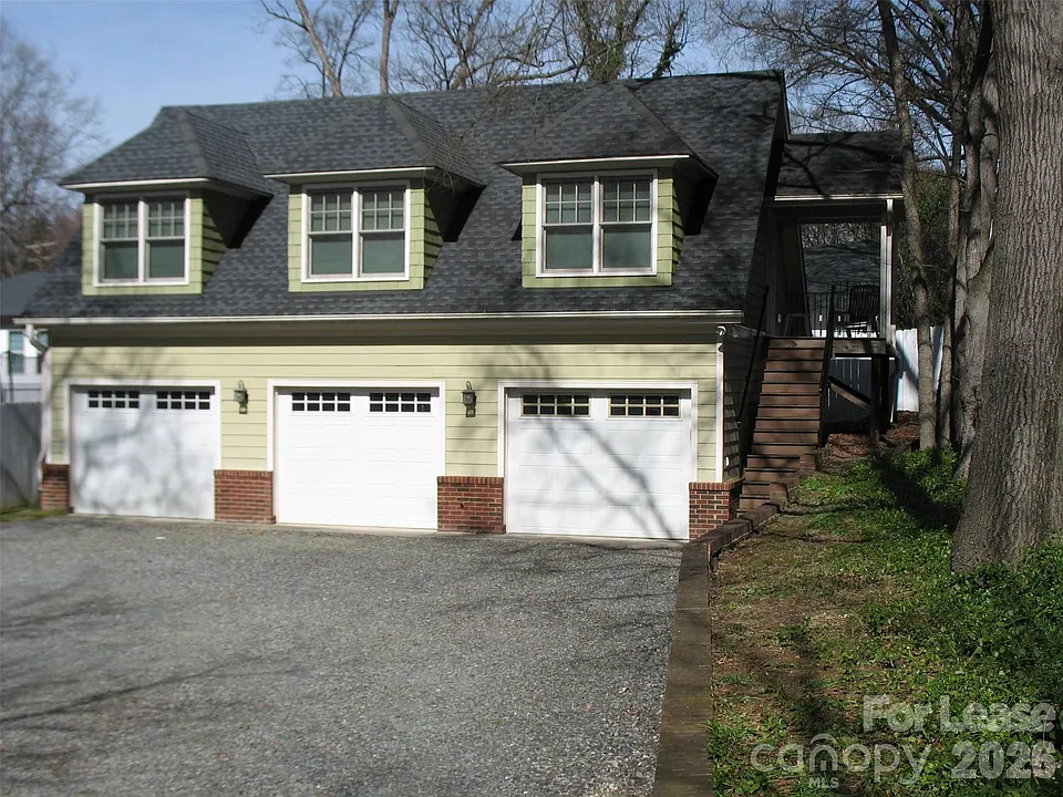 3041 Park Rd #CARRIAGE HOUSE