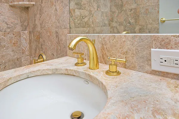 Rented by NOVO | media 31