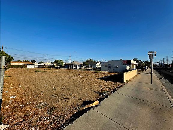 5th image of 1338 N Mount Vernon Avenue