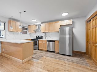 25-42 14th Pl #3, Astoria, NY 11102