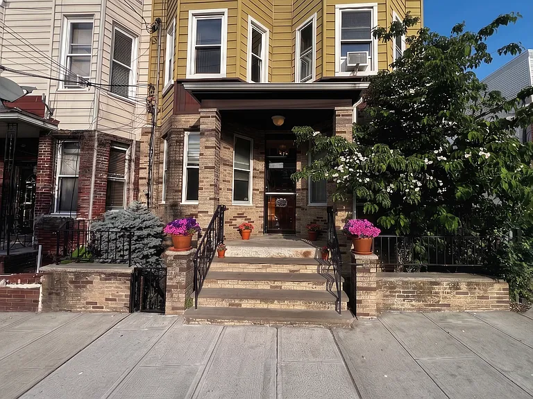 1810 Palisade Ave #1R — Photo 1
