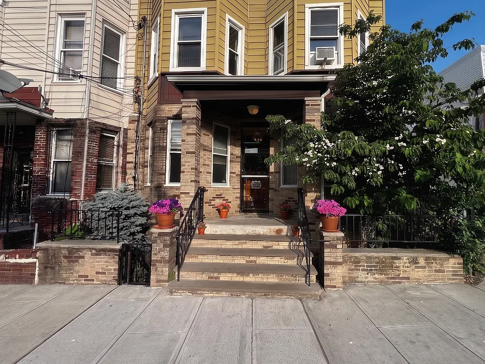 1810 Palisade Ave #1R