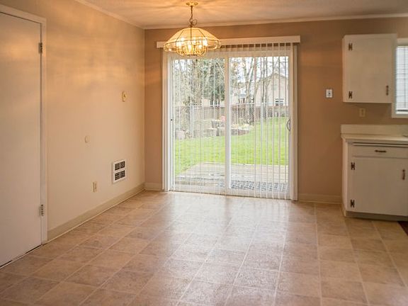 4th image of 8013 NE 101st Ave