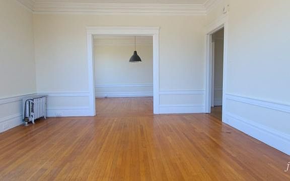 3rd image of 700 12th Ave #5