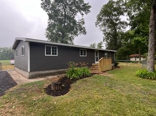 14032 Riverside Dr, Constantine, MI 49042