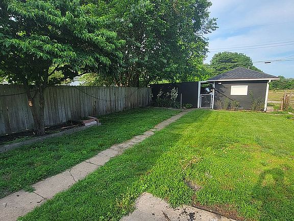 3rd image of 1021 N 9th St
