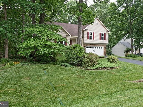 3rd image of 9817 Fendale Ln