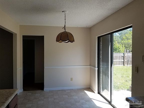 4th image of 10539 Silver Creek Dr