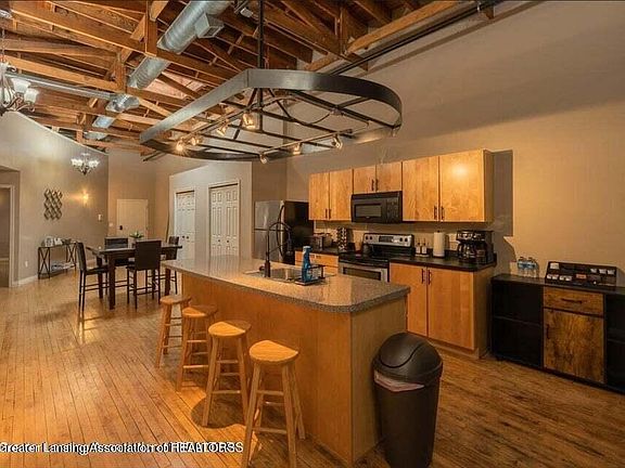 5th image of 222 S Washington Sq #4