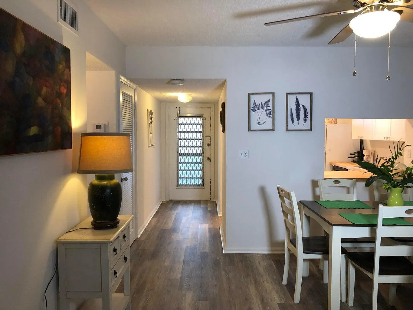 2 bed, 2.0 bath, 936 sqft, $2,450 — Photo 4