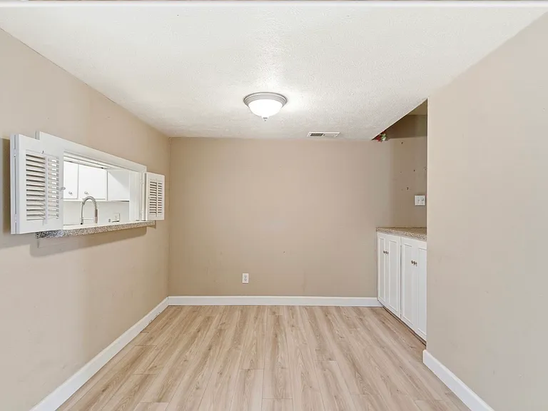 4112 Bowser Ave #205 — Photo 11