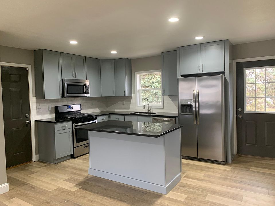 1st image of 555 S Michigan Ave