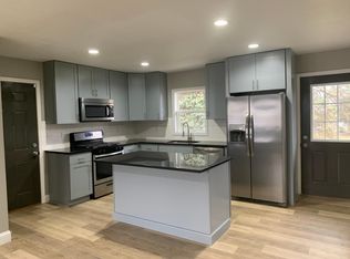 555 S Michigan Ave, Bradley, IL 60915