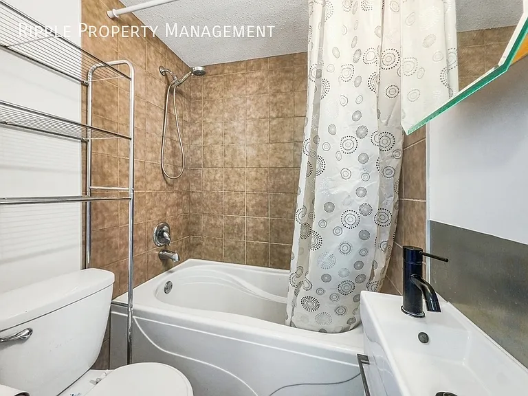 315 9a St NW #104 — Photo 15