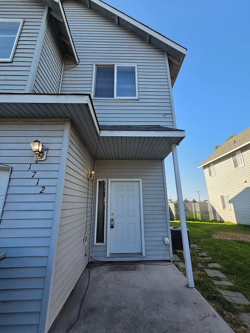 1712-1714 W Peninsula Dr — Photo 1