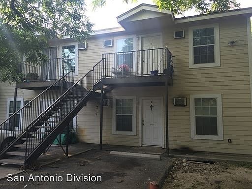 3rd image of 413 Terrell Ave APT 12
