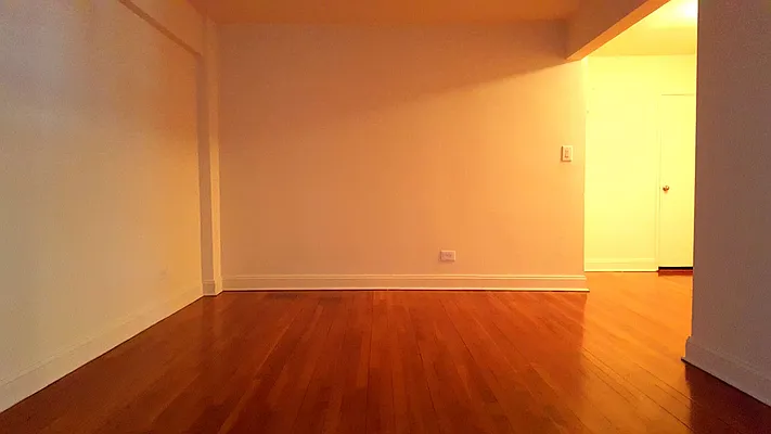 Rented by Realty Queens LLC | media 3