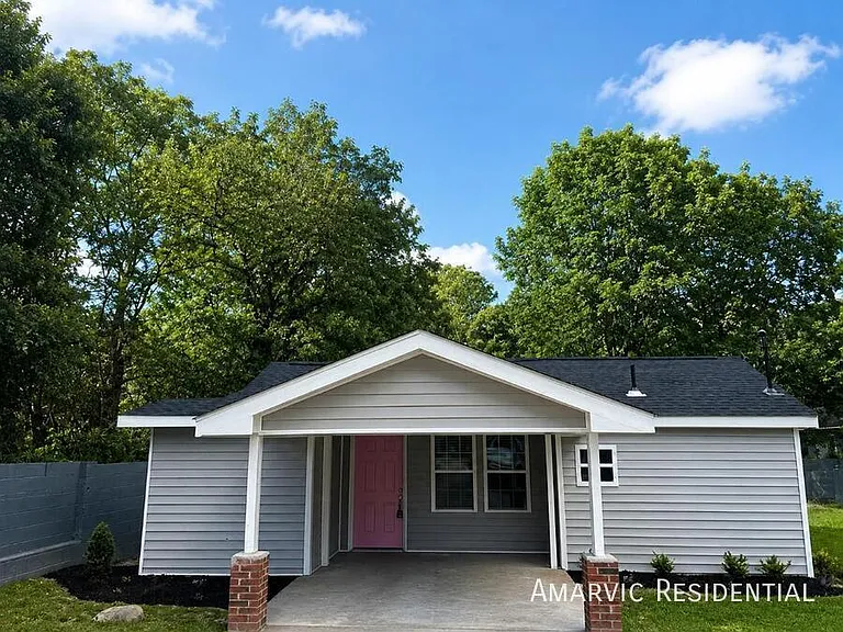 413 Singletary St SE — Photo 1