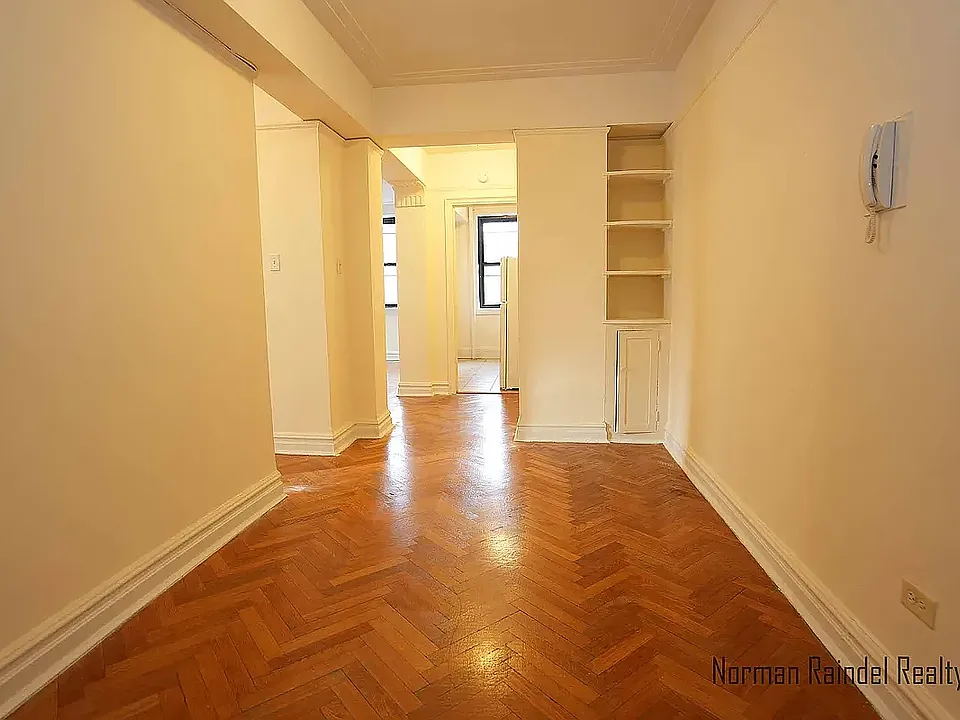 529 E 235th St #5G