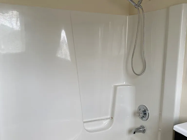 Edison Pl — Photo 23