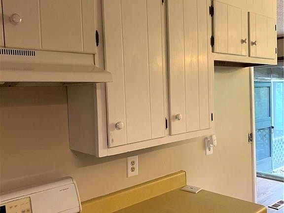 4th image of 4057 E Lake Dr