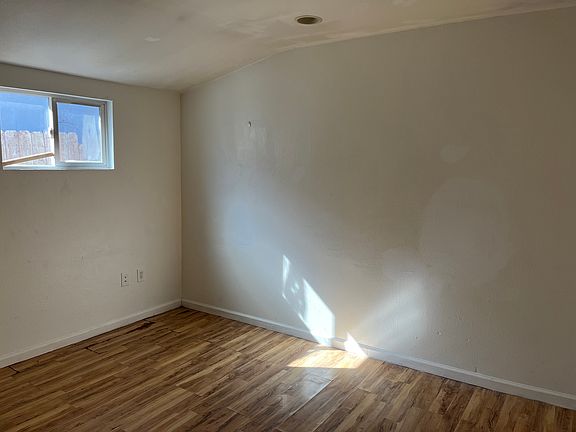 3rd image of 1758 Anaheim Ave #B