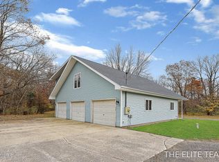9898 68th Ave, Allendale, MI 49401